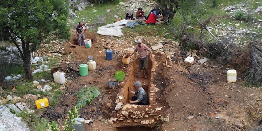 Önce toprağın altına gömüyor, 72 saat bekletiyorlar! Atadan kalma yöntem: Bu üretimde sadece 80 kg ürün alıyorlar 3